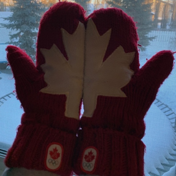 FREE w/ Purchase. Proud Canadian Mittens. - Picture 2 of 6
